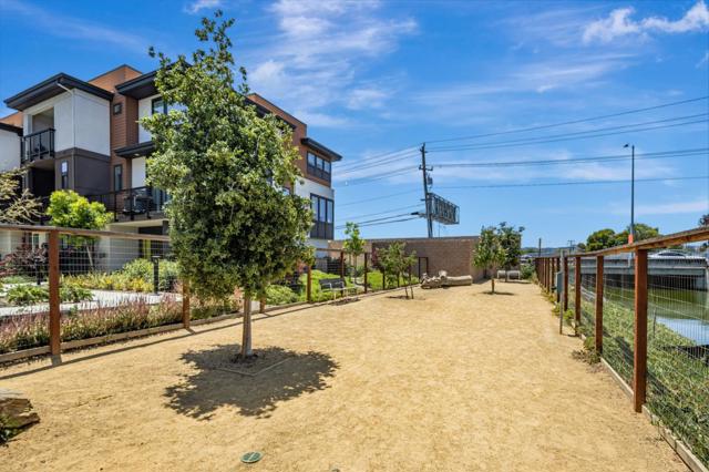 112 Waters Park Circle, San Mateo CA: https://media.crmls.org/mediaz/136076ec-b8da-4272-a292-af78a43430d0.jpg