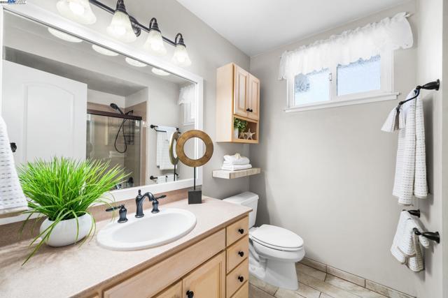 868 Madeira Dr, Pleasanton CA: https://media.crmls.org/mediaz/136137f4-a72e-42a2-924a-24048e24d23f.jpg