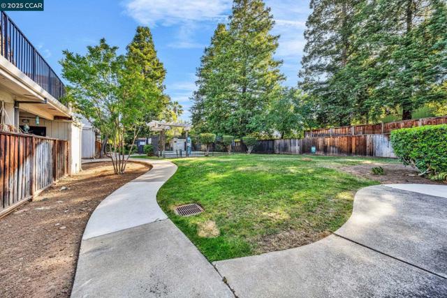 3641 Clayton Rd, Concord CA: https://media.crmls.org/mediaz/13614bef-a0ac-4ace-891e-480405da6421.jpg