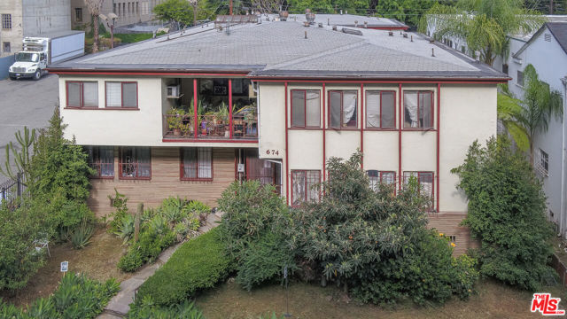 Image 5 of 19 For 674 Catalina Street