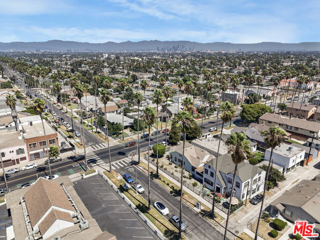 2074 W 54th Street, Los Angeles CA: https://media.crmls.org/mediaz/1361d7fd-58bc-4b92-beac-4fb0ee209f34.jpg