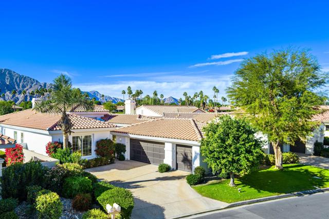 54595 Winged Foot, La Quinta CA: https://media.crmls.org/mediaz/1361e7a8-2f49-4133-892e-0758e9775f7b.jpg