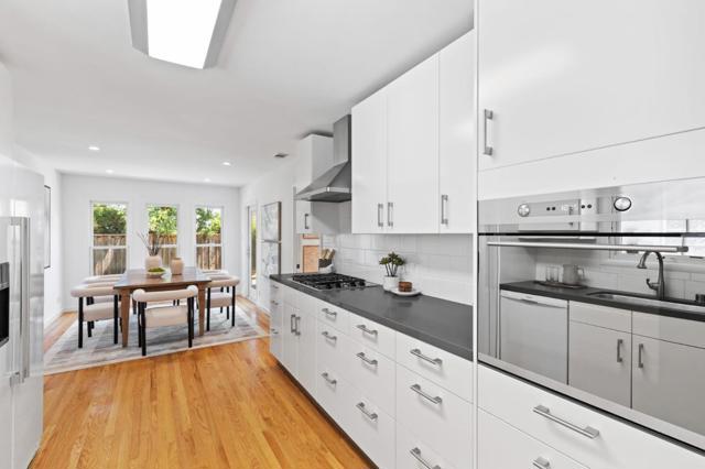 286 Hans Avenue, Mountain View CA: https://media.crmls.org/mediaz/1361efec-212c-4f76-a65d-0692106f71ca.jpg
