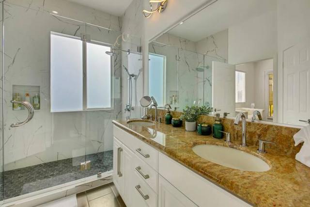Image 18 of 96 For 84325 Canzone Drive