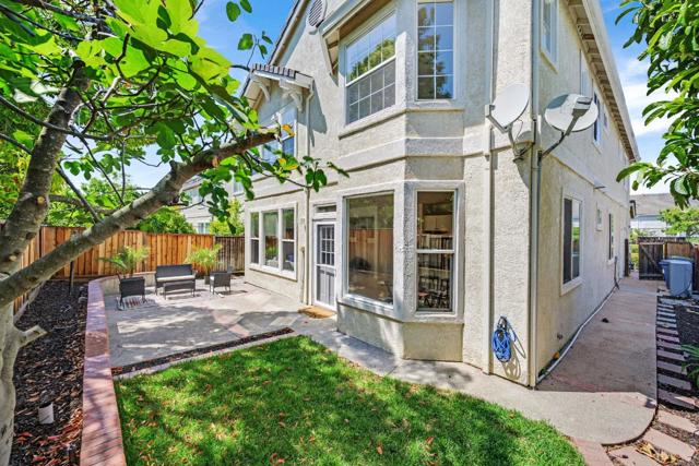 36075 Crystal Springs Drive, Newark CA: https://media.crmls.org/mediaz/13626601-b17c-4e50-9445-d0355102a481.jpg