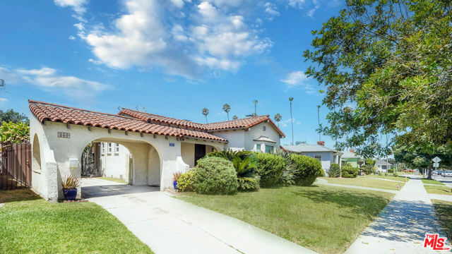 3667 Buckingham Road, Los Angeles, California 90016, 2 Bedrooms Bedrooms, ,1 BathroomBathrooms,Single Family Residence,For Sale,Buckingham,24424661