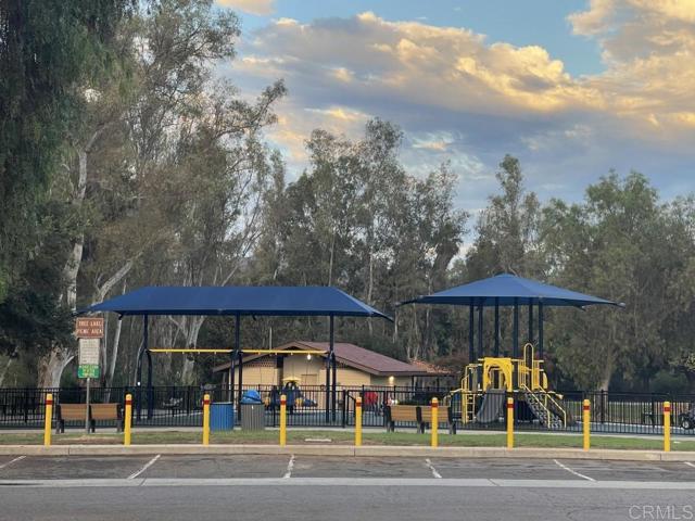 303 Amparo Drive, Escondido CA: https://media.crmls.org/mediaz/13630767-47d6-4a95-b99f-e49321a29361.jpg