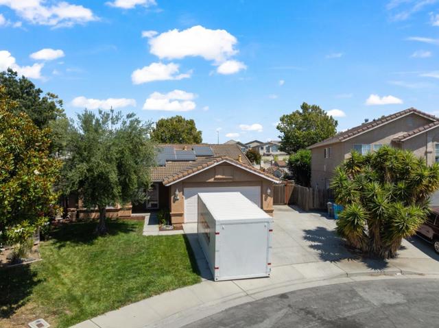 2190 Glarner Street, Hollister CA: https://media.crmls.org/mediaz/13631aa4-09ba-4ed8-9b13-71f06b807a3c.jpg