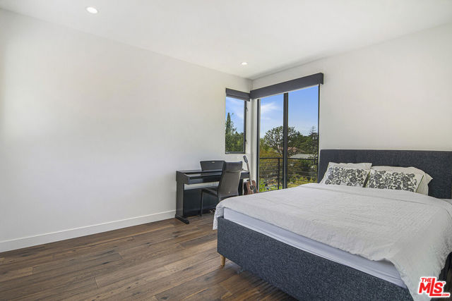 362 N Norton Avenue, Los Angeles CA: https://media.crmls.org/mediaz/13637509-05a1-432d-a9b5-fa7c589264a2.jpg