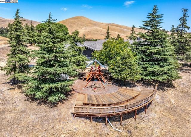 8191 Highland Rd, Livermore CA: https://media.crmls.org/mediaz/1364205f-3ff0-45ff-98e8-1e5cd941fe03.jpg