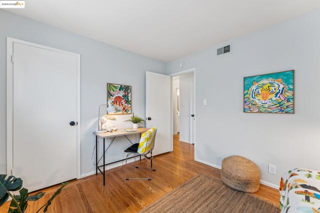 3129 Deseret Dr, Richmond CA: https://media.crmls.org/mediaz/13645176-f8a6-4796-8d3f-2ba3f27cb195.jpg