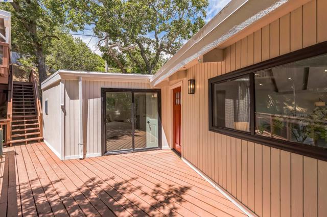 723 Redwood Rd, San Anselmo CA: https://media.crmls.org/mediaz/1364caaf-9eaf-4125-9ac7-3d8df7ac547d.jpg