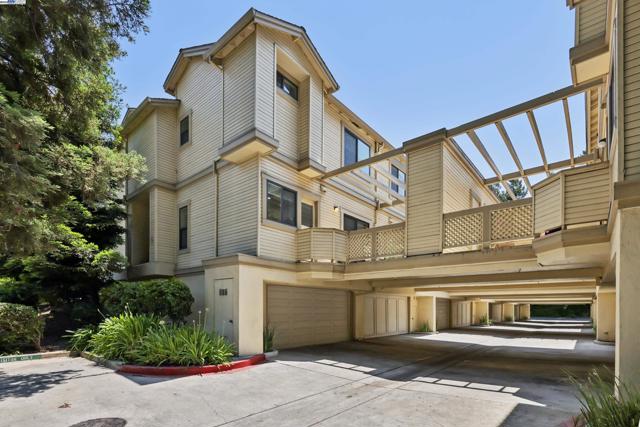 963 La Mesa Ter, Sunnyvale CA: https://media.crmls.org/mediaz/1365ccbb-8d40-4dcf-8477-7dd4feacd167.jpg