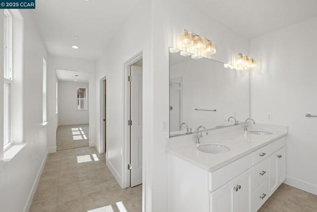 8121 Vessel Way, Sacramento CA: https://media.crmls.org/mediaz/136702f8-04f8-425e-a4ef-ca49431d75ae.jpg