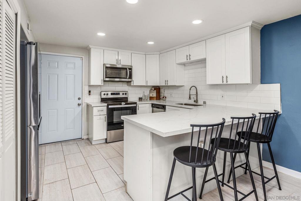 615 Beyer Way #602