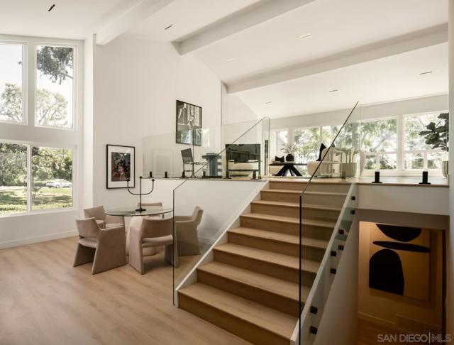 2163 Caminito Circulo Norte, La Jolla CA: https://media.crmls.org/mediaz/1367e485-66de-4884-b9f0-3ee84c29cbbb.jpg