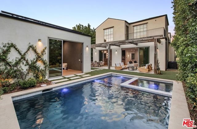 4209 Vantage Avenue, Studio City CA: https://media.crmls.org/mediaz/13681b42-3af6-4798-94bb-58acec646317.jpg