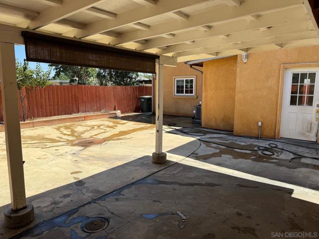 796 98 W Washington Ave, El Cajon CA: https://media.crmls.org/mediaz/13685c30-dbab-4542-acc8-96ad2f23a66f.jpg