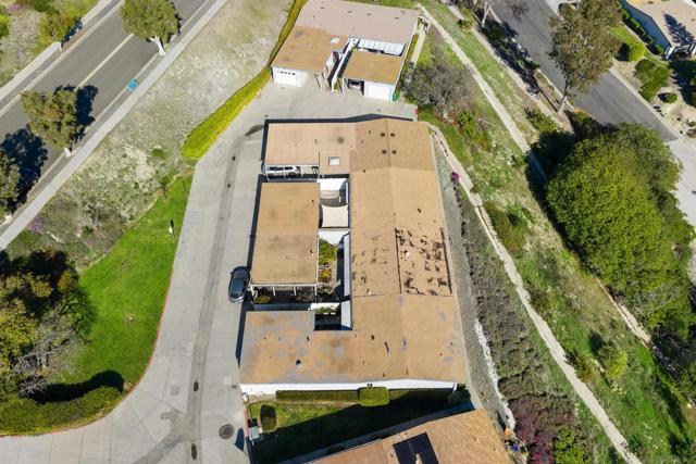 3875 Vista Campana, Oceanside CA: https://media.crmls.org/mediaz/1368aaa3-4255-4884-8ff9-fbfa03a194aa.jpg