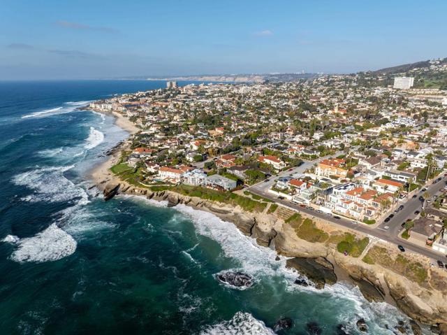 434 436 Bonair St, La Jolla CA: https://media.crmls.org/mediaz/13695cd4-514e-414e-b17c-7ea9aa287499.jpg