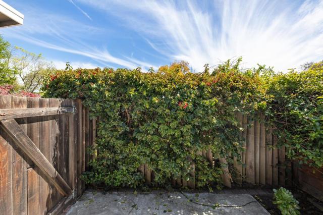 342 Carolina Lane, Palo Alto CA: https://media.crmls.org/mediaz/1369b75c-5116-4939-a40c-82e7654d82fb.jpg