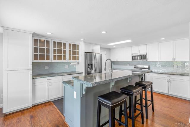 Detail Gallery Image 8 of 61 For 4169 Rhodes Way, Oceanside,  CA 92056 - 2 Beds | 2/1 Baths