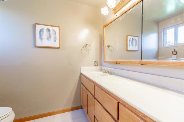 24757 Pear St, Hayward CA: https://media.crmls.org/mediaz/136abf89-5863-4095-bfef-bdd609fd2cc0.jpg