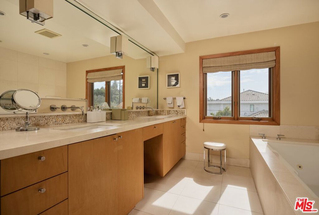 MLS #26876457 image #19