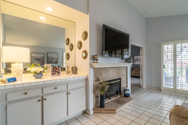 Image 8 of 62 For 43954 Via Granada