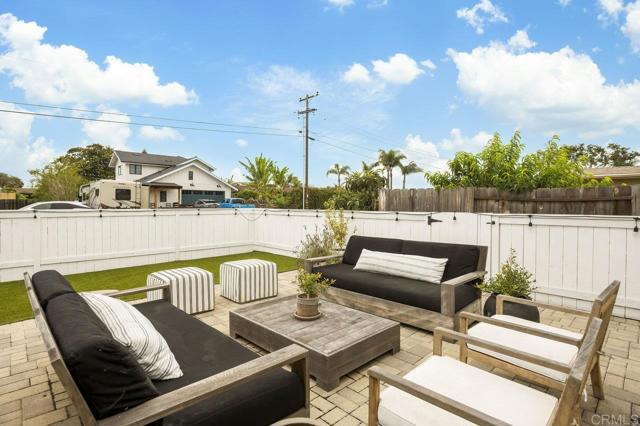 1105 Evergreen Drive, Encinitas CA: https://media.crmls.org/mediaz/136c2305-1ba6-4a72-bef6-83b4eadb982e.jpg