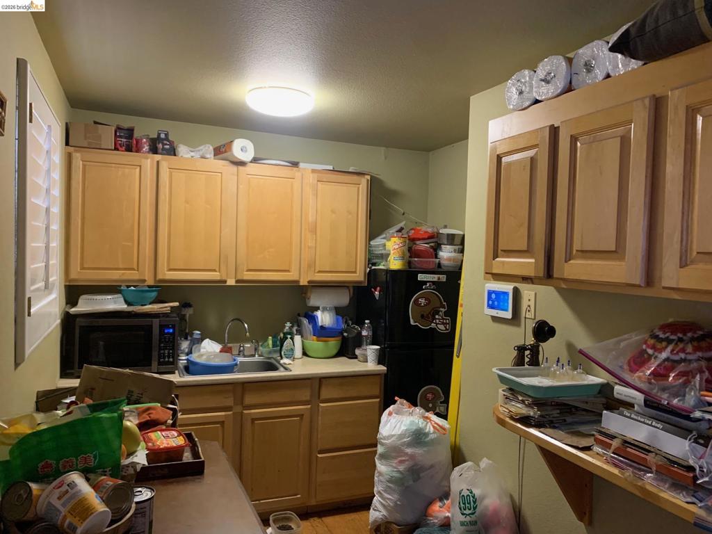 https://media.crmls.org/mediaz/136cb363-6131-48c3-b5b2-c7be43b5500d.jpg?preset=X-Large