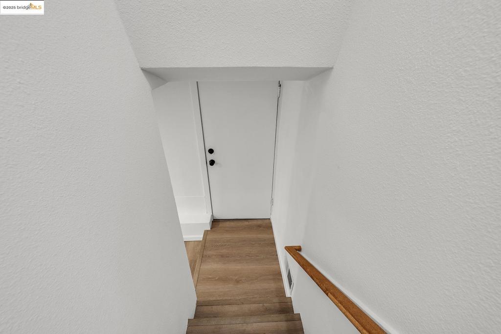 https://media.crmls.org/mediaz/136d9aa2-adb2-49ac-86cb-936946bd0530.jpg?preset=X-Large