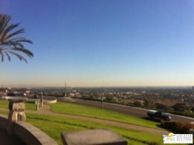 2071 Raymond Avenue, Signal Hill CA: https://media.crmls.org/mediaz/136dbdc8-84f9-4b09-9d28-cd71657f29f3.jpg