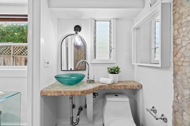 1200 El Centro Avenue, Oakland CA: https://media.crmls.org/mediaz/136dd71f-6abc-4a36-9c23-6cc6fc5e127d.jpg