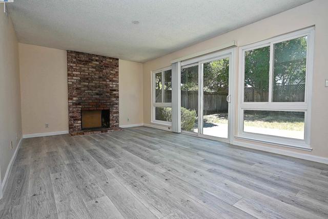 7144 Prince Dr, Dublin CA: https://media.crmls.org/mediaz/136e808a-d78d-4b87-817f-d6c645ca14ad.jpg