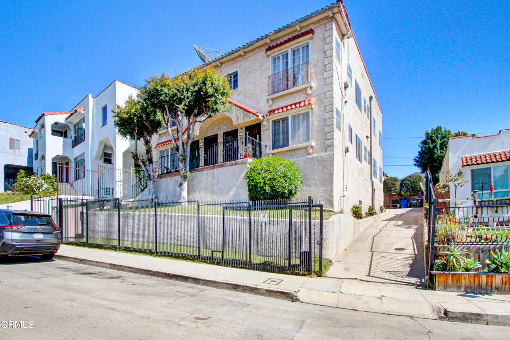 2344 Lucerne Avenue, Los Angeles, CA 90016