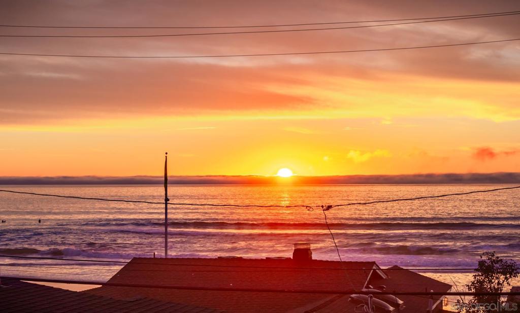 https://media.crmls.org/mediaz/136ea3c8-079e-4cbf-87fd-9e16d270cec1.jpg?preset=X-Large