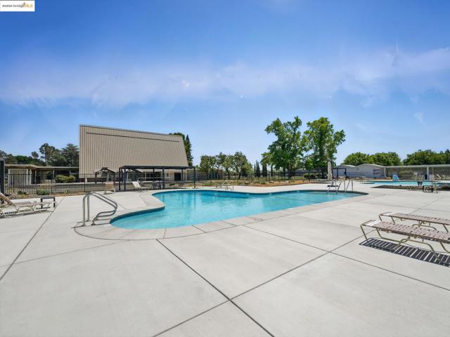 177 Bryce Way, Vacaville CA: https://media.crmls.org/mediaz/136eab85-3120-4400-9fc2-89679f56dccc.jpg
