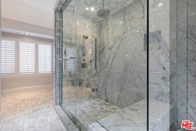 2327 Weybridge Lane, Los Angeles CA: https://media.crmls.org/mediaz/136fb196-9e47-4843-b9c9-7a2ece57790b.jpg