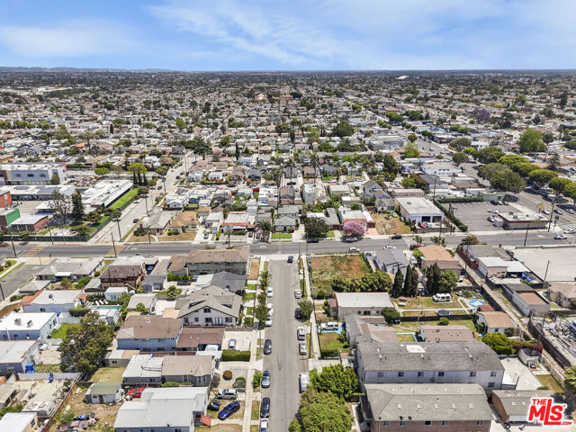 3120 W 71st Street, Los Angeles CA: https://media.crmls.org/mediaz/136fcb19-64f5-4570-8f5e-a123fa859826.jpg