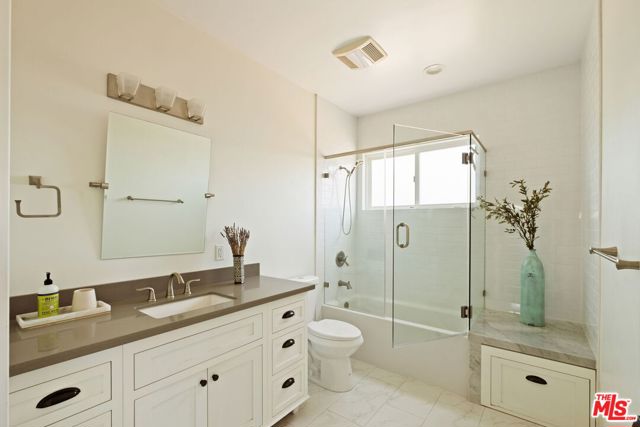 2468 Wellesley Avenue, Los Angeles CA: https://media.crmls.org/mediaz/136ff98b-5e36-4284-b89a-9b470e5473af.jpg