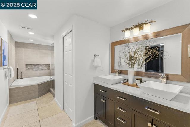 Image 19 of 32 For 220 Cypress Hills Ct