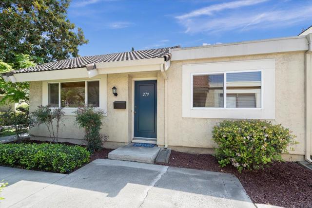 279 Truckee Lane, San Jose CA: https://media.crmls.org/mediaz/13711611-4517-48a6-8bdf-5c5deb6467c5.jpg