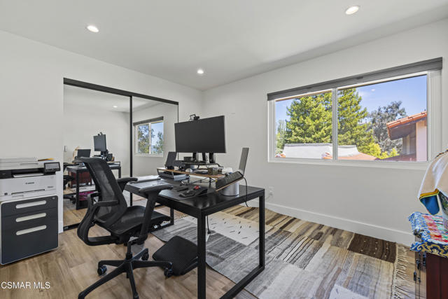 1630 Wicklow Court, Westlake Village CA: https://media.crmls.org/mediaz/1371c25e-eac5-4805-95d7-a4b130ef51b7.jpg
