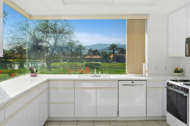 31 Pebble Beach Drive, Rancho Mirage, CA 92270