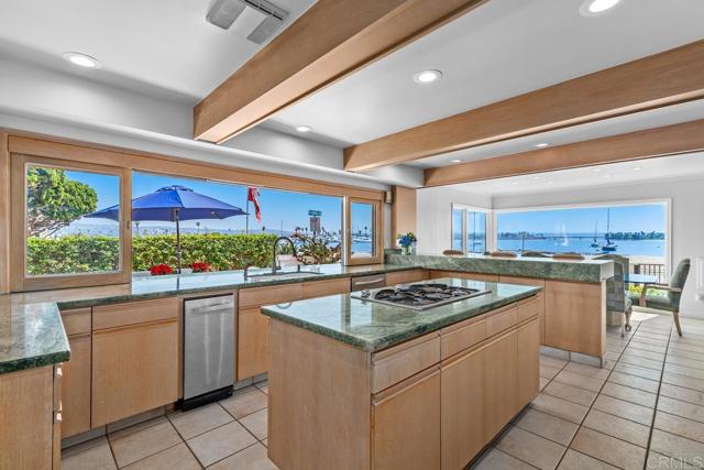 3366 Bayside Walk, San Diego CA: https://media.crmls.org/mediaz/13722e20-d55e-45d4-bc76-8ff4a4870cc5.jpg