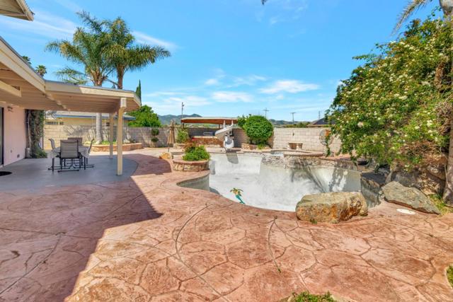 270 Rio Vista Drive, King City CA: https://media.crmls.org/mediaz/13723e02-04ca-4974-a5dd-8cf9bdcc2f98.jpg
