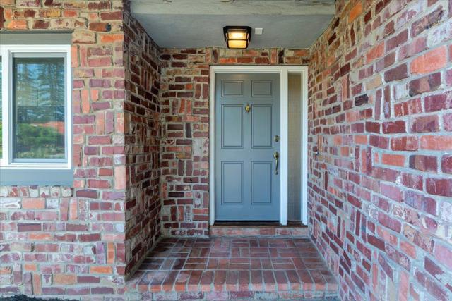 539 Los Ninos Way, Los Altos CA: https://media.crmls.org/mediaz/13723ff5-7c19-491a-9ab0-f35296110c31.jpg