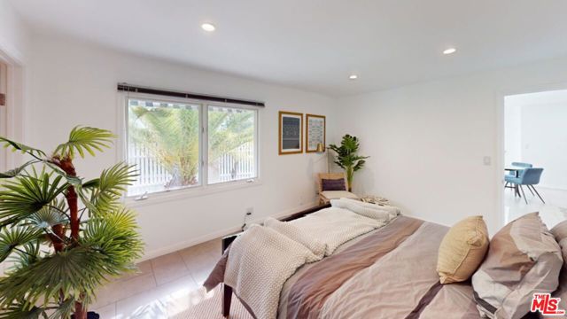 6240 Mulholland Highway, Los Angeles, California 90068, 3 Bedrooms Bedrooms, ,3 BathroomsBathrooms,Single Family Residence,For Sale,Mulholland,24399085