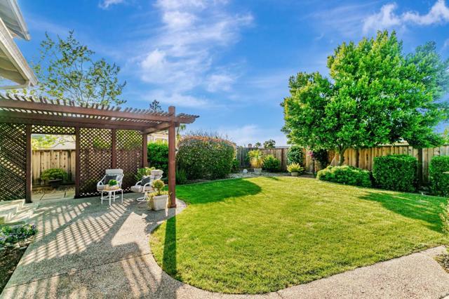5186 Sunny Creek Drive, San Jose CA: https://media.crmls.org/mediaz/137291a1-bcb0-4ae5-a3fc-ccf8601f69ec.jpg